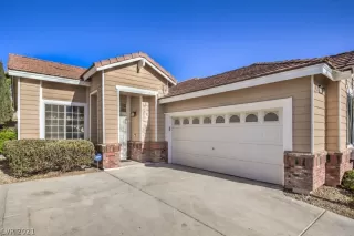 Photo #3: 2281509 Listing