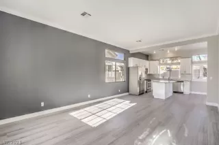 Photo #6: 2281509 Listing