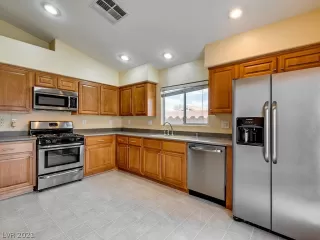 Photo #5: 2281520 Listing