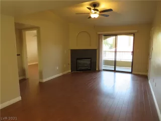 Photo #5: 2281522 Listing 