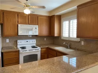 Photo #2: 2281554 Listing