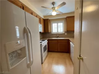 Photo #3: 2281554 Listing