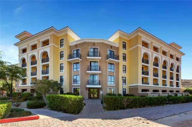 MLS: 2281556 Condo For Sale