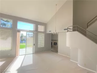 Photo #3: 2281561 Listing 