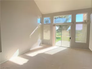 Photo #4: 2281561 Listing 