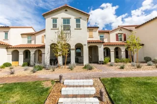 Photo #1: 2281591 Listing