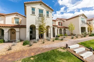 Photo #2: 2281591 Listing