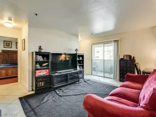 Photo #4: 2281618 Listing 