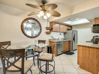 Photo #5: 2281618 Listing 