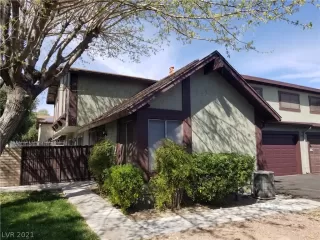 Photo #3: 2281631 Listing