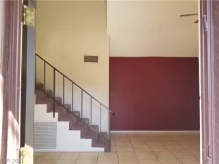 Photo #5: 2281631 Listing