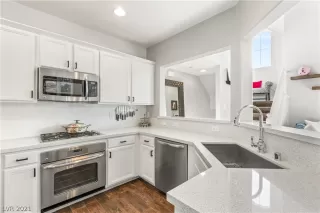 Photo #5: 2281632 Listing 