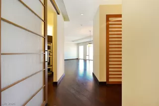 Photo #4: 2281635 Listing