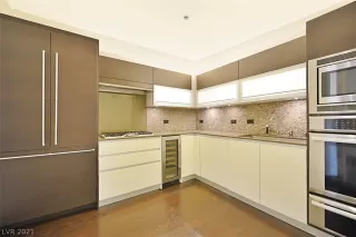 Photo #5: 2281635 Listing