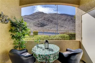 Photo #5: 2281667 Listing