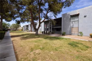 Photo #2: 2281669 Listing