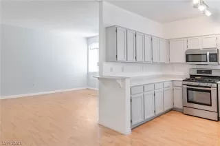 Photo #3: 2281673 Listing