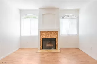 Photo #4: 2281673 Listing