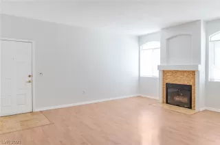 Photo #5: 2281673 Listing