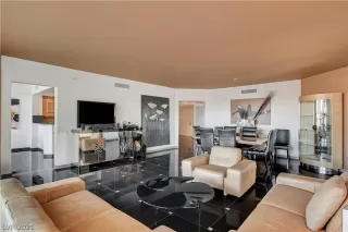 Photo #2: 2281698 Listing