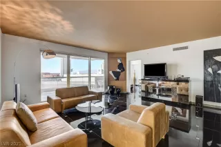 Photo #3: 2281698 Listing