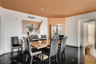 Photo #5: 2281698 Listing