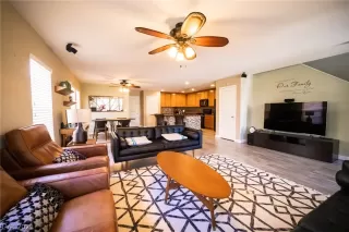 Photo #2: 2281702 Listing