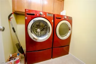 Photo #5: 2281702 Listing