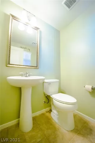 Photo #6: 2281702 Listing