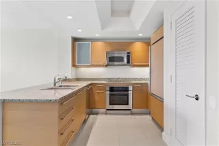 Photo #5: 2281705 Listing