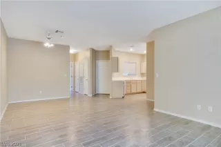 Photo #4: 2281736 Listing