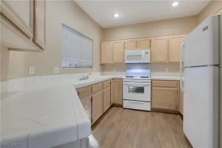 Photo #6: 2281736 Listing