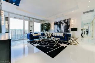 Photo #2: 2281737 Listing