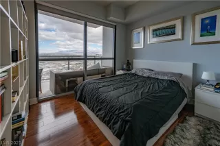 Photo #5: 2281760 Listing