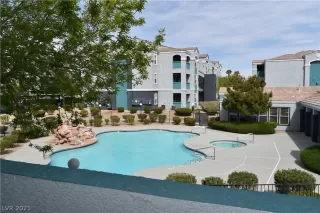 Photo #3: 2281819 Listing