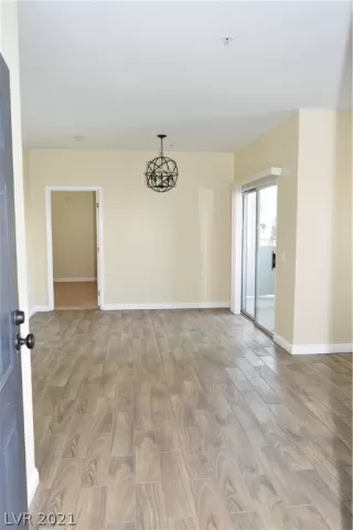 Photo #6: 2281819 Listing