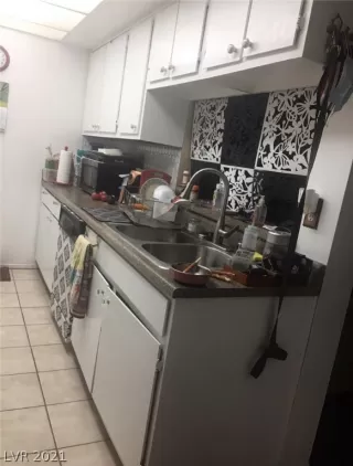 Photo #4: 2281851 Listing