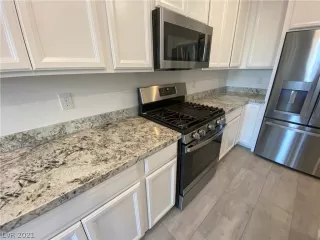 Photo #5: 2281874 Listing 