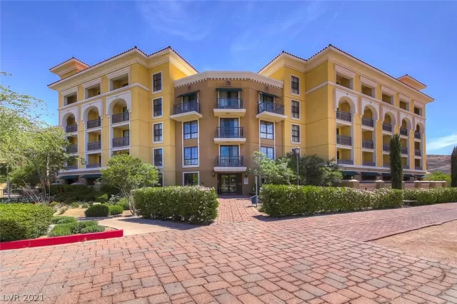 MLS: 2281892 Condo For Sale