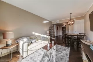 Photo #5: 2281892 Listing 