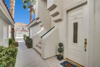 Photo #1: 2281899 Listing