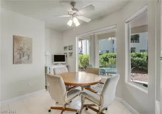 Photo #5: 2281899 Listing