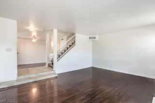 Photo #5: 2281922 Listing 