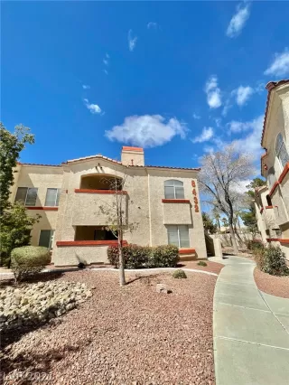 Photo #1: 2281929 Listing 