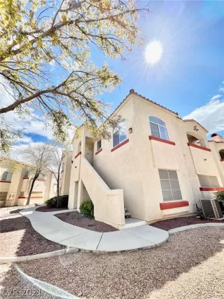 Photo #3: 2281929 Listing 