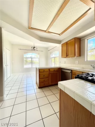 Photo #5: 2281929 Listing 