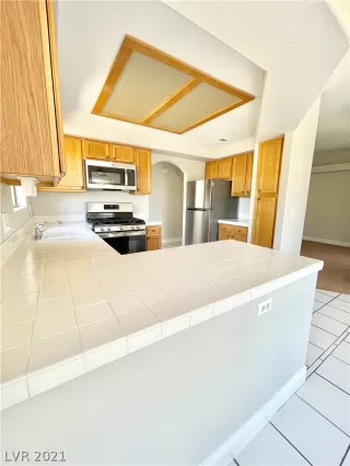 Photo #6: 2281929 Listing 