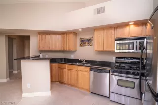 Photo #4: 2281934 Listing