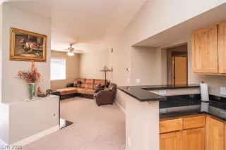 Photo #6: 2281934 Listing