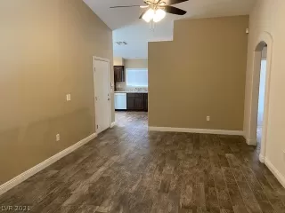 Photo #2: 2281940 Listing